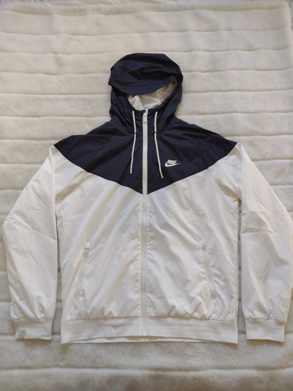 Nike Men's Windbreaker Jacket Medium White Black Mesh Lined Full Zip